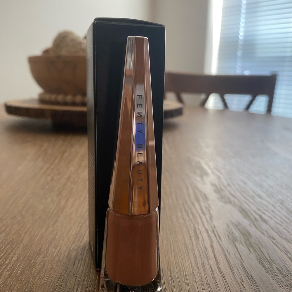 Fenty Beauty Stunna lip paint
